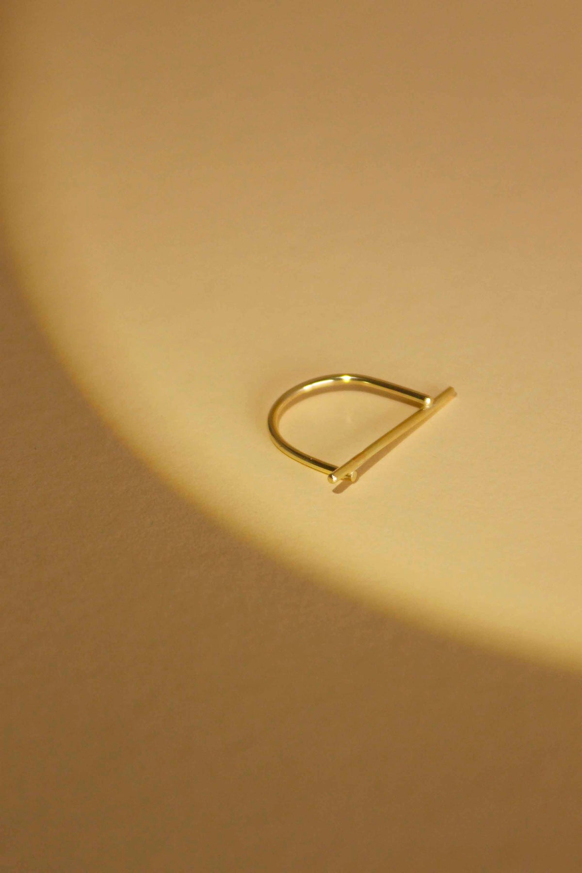 Ring Inbetween | Gold Style Icon