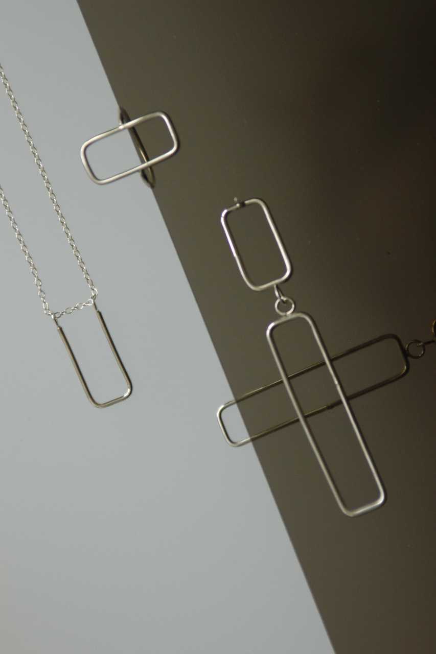 Oorbel Blinking Block | Stoer, stevig en comfortabel
