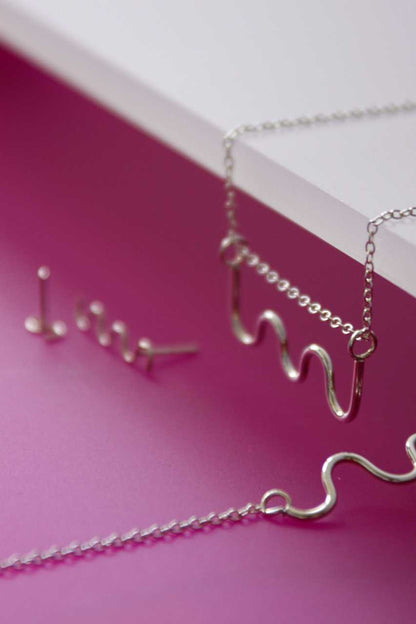 Wiggle Necklace | Are You Coming Along to Dance?