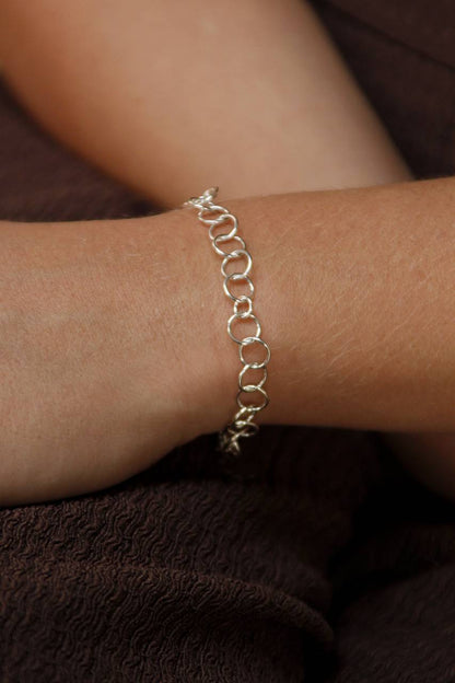 Armband Orbit | Een speelse lijn van cirkels