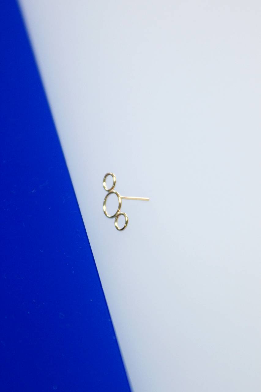 Oorbel Nova | Goud, grafisch en speels